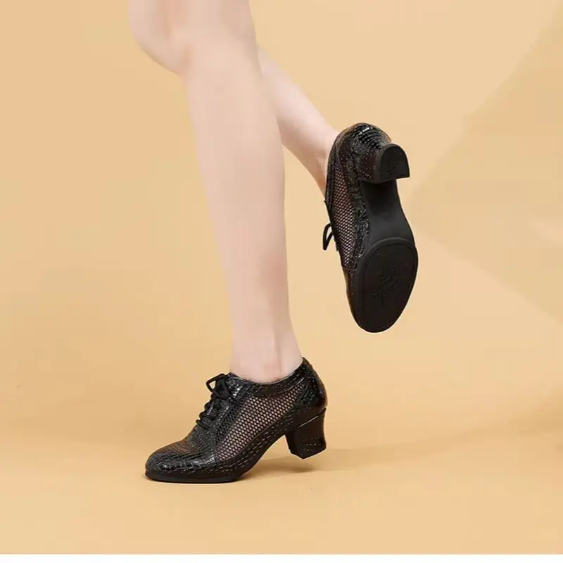 White Snake Pattern Breathable Mesh Latin Dance Shoes Women 5Cm Heel Soft Sole Anti Slip Wear-Resistant Modern Dance Shoes