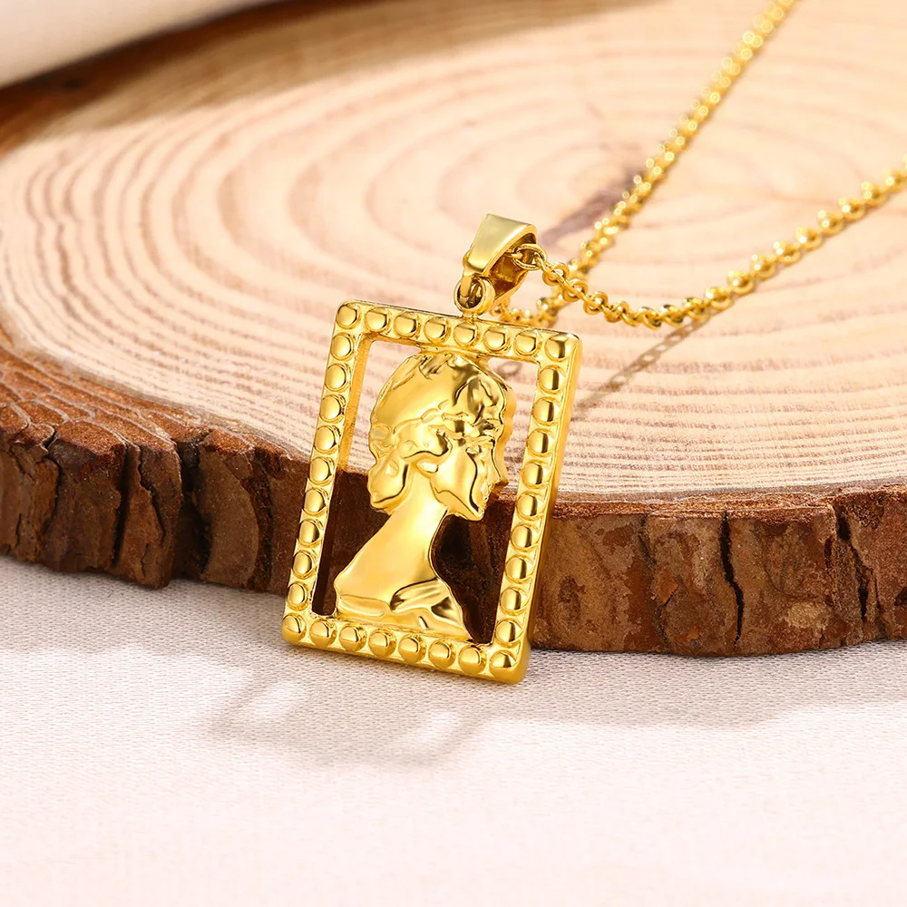 Stainless Steel Portrait Queen Coin Necklace Fashion Gold Color Round Coin Carved Queen Pendant Choker Waterproof Female Jewelry