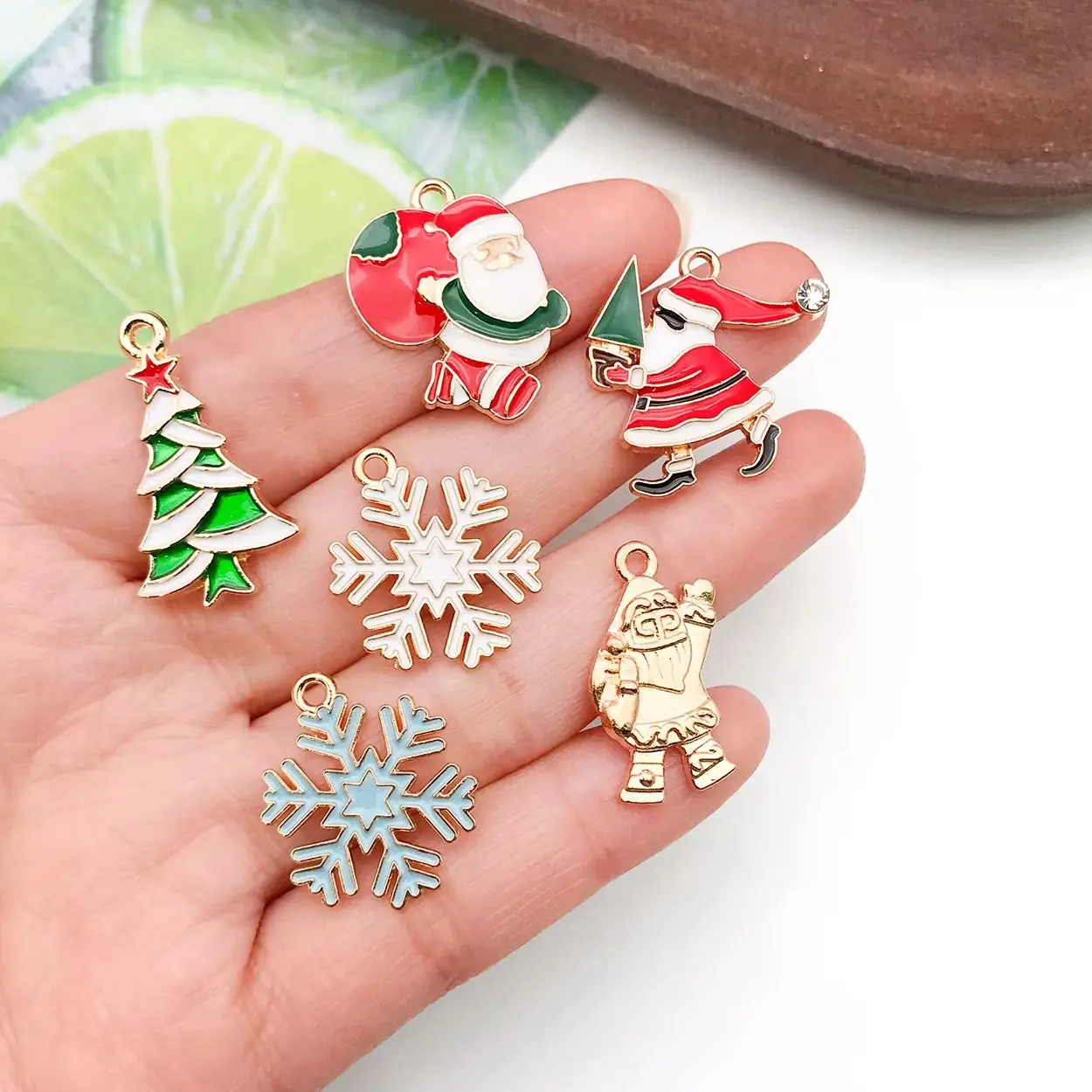 Randomly Mix 20/50Pcs Enamel Christmas Charms Snowman Santa Tree Penguin Reindeer Pendants For DIY Jewelry Making Accessories