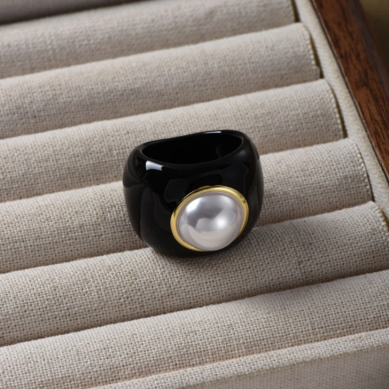 

Europe America French Elegance Black Acrylic Pearl Wide Ring Woman Exquisite Jewelry Accessories Trend