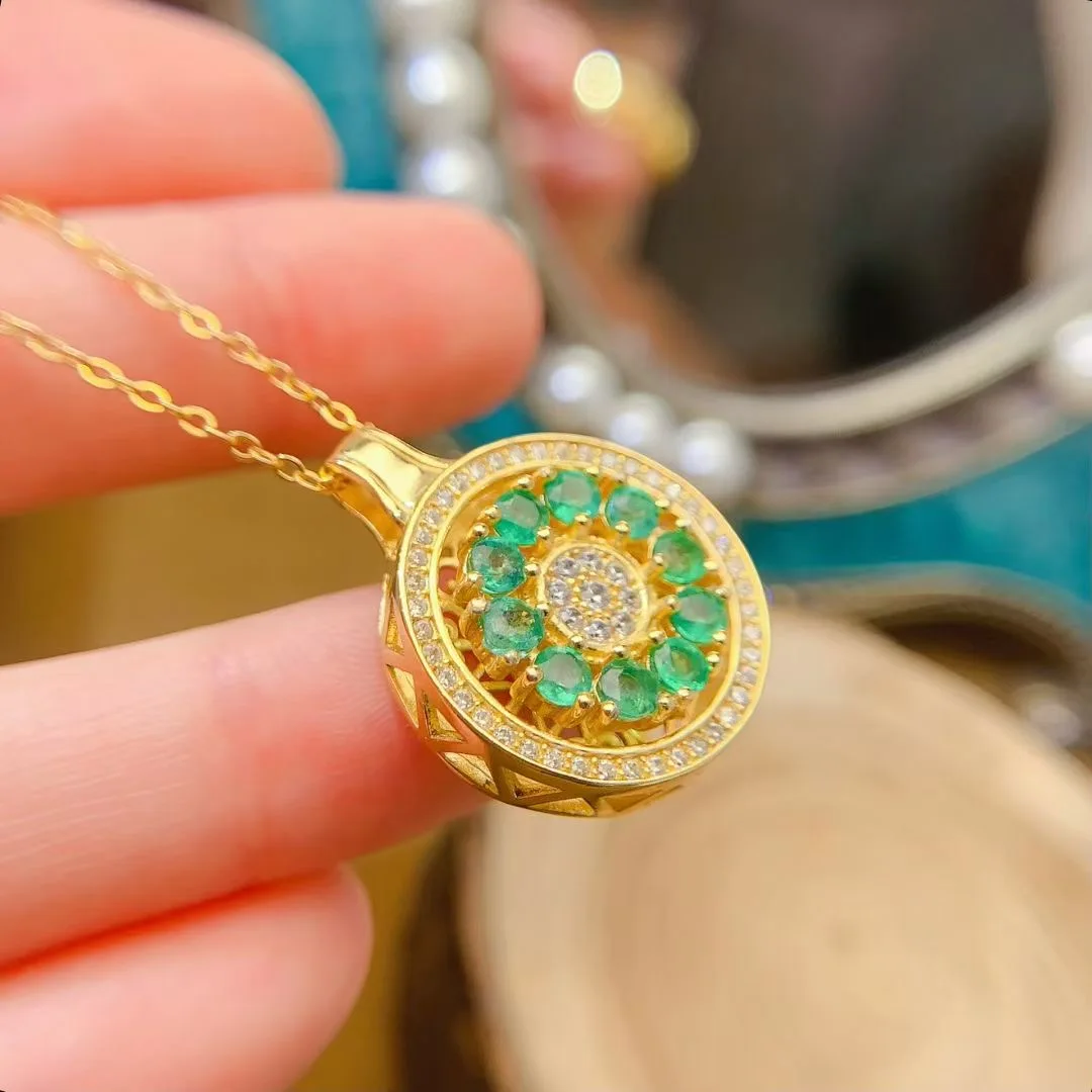 KJJEAXCMY High End Women's Pendant Natural Emerald S925 Silver with Electroplating Boasting High Clarity Full Brilliance