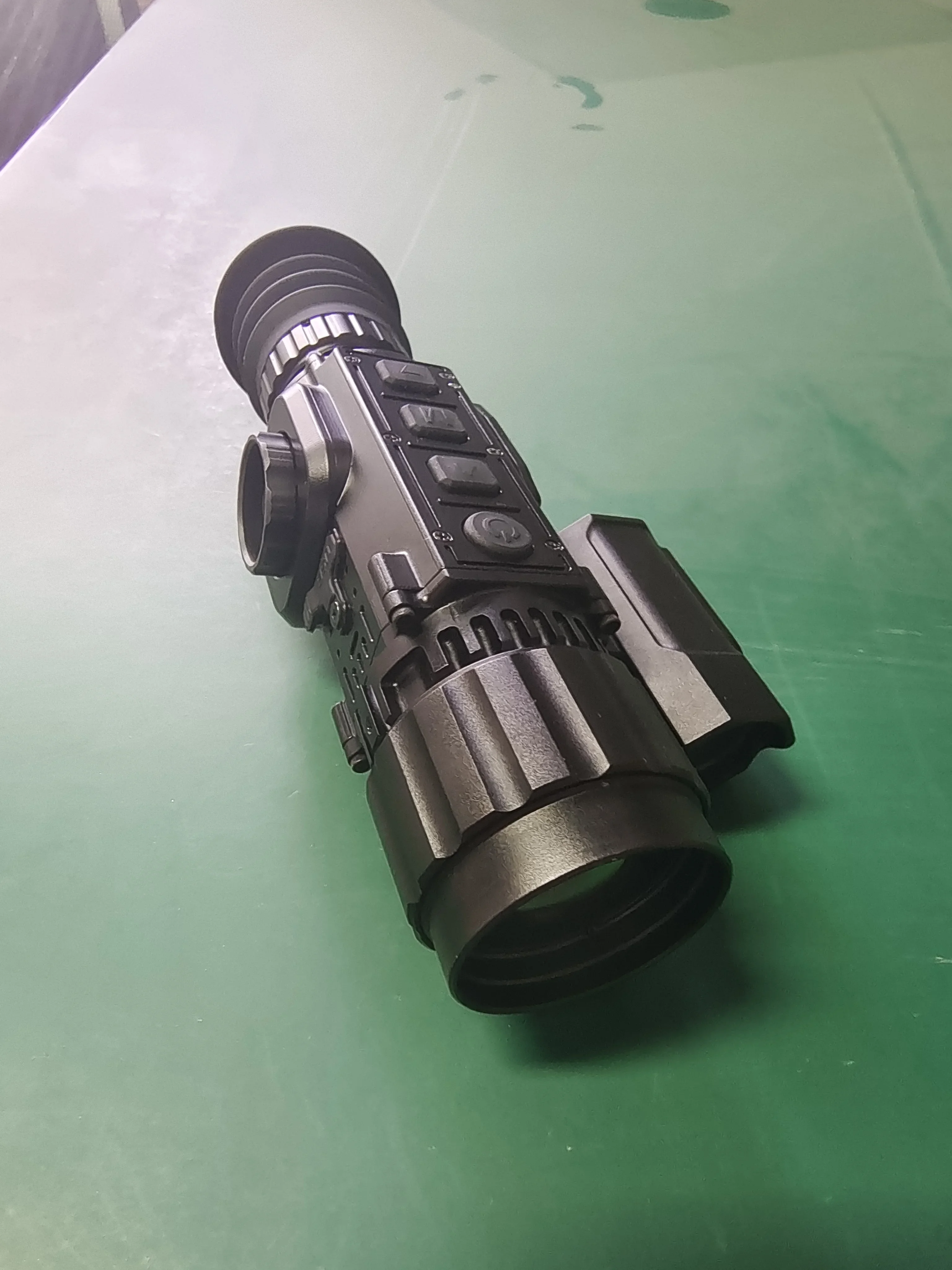Outdoor Hunting Tv - Meistverkauftes TS335LRF 12µm 384*288 35mm Wärmebildfernrohr