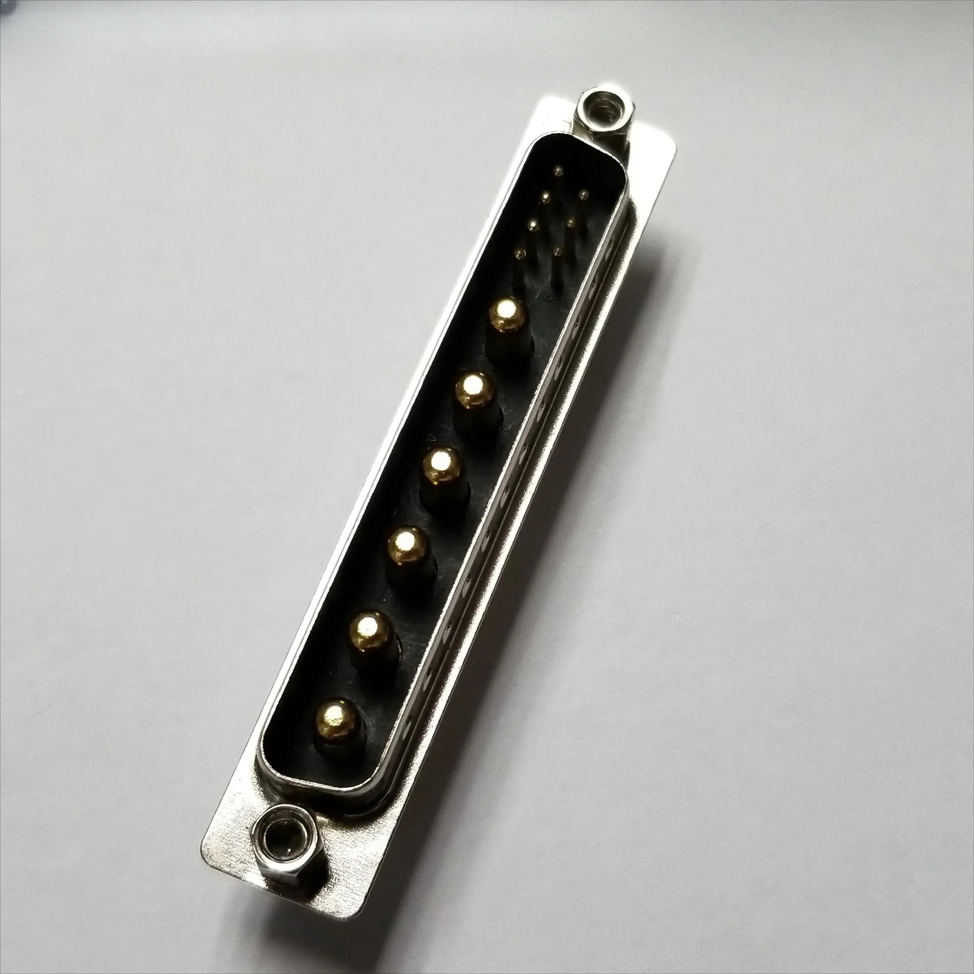 

Позолоченный сильноточный прямой разъем D-SUB13W6, тайваньская модель D-типа, 6 + 7, штекер, 180-градусная розетка для платы