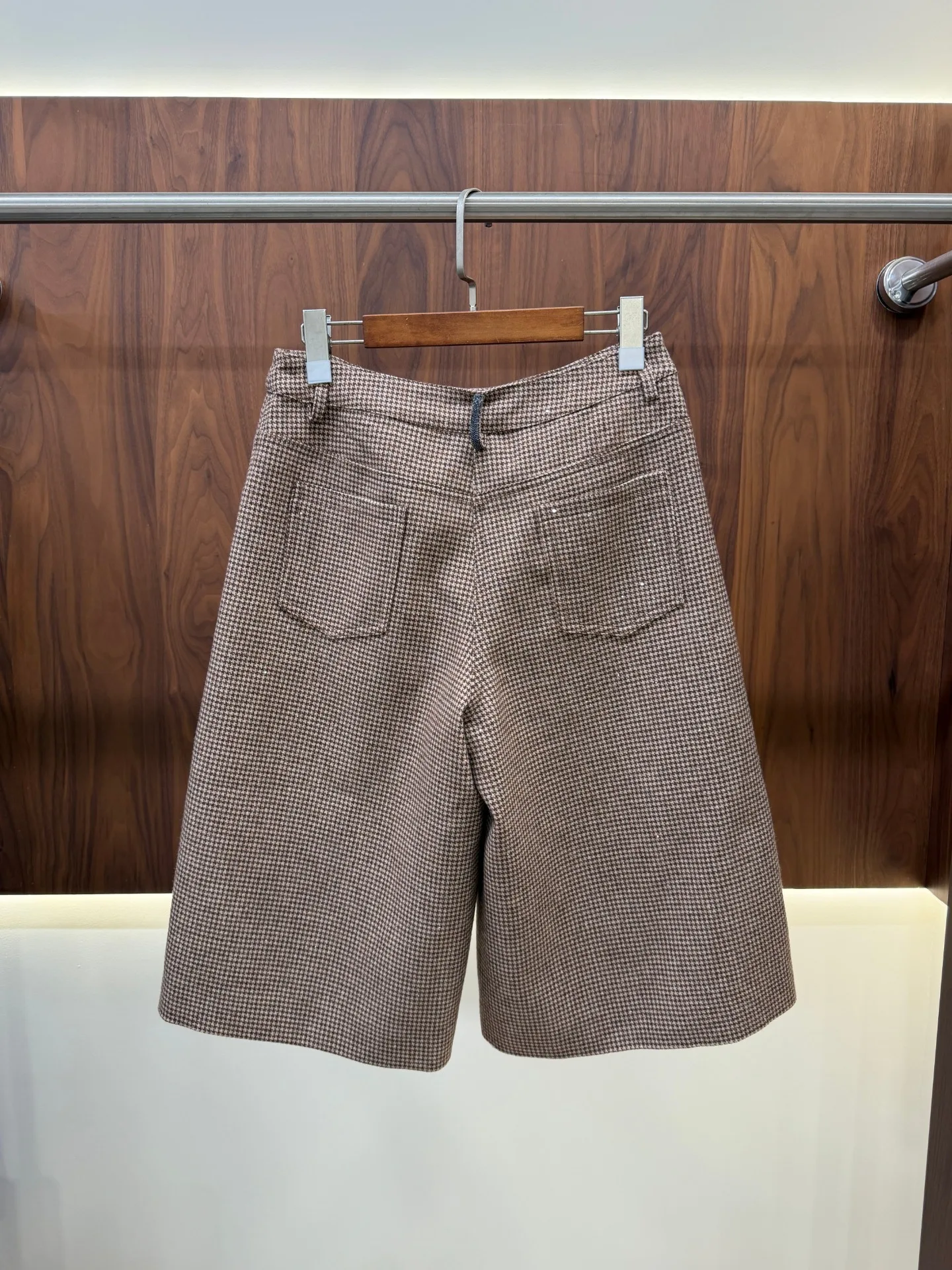 2026Women's High-Waisted Wide-Leg Knee-Length Shorts for Autumn
