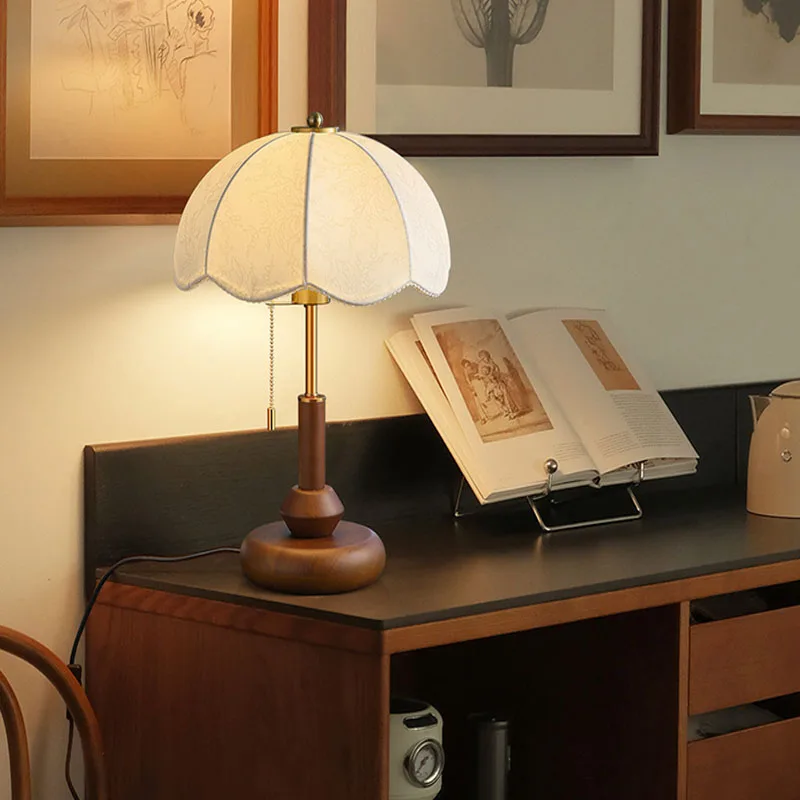 Chinese Fabric Desk Lamp Bedroom Bedside Light Living Room Lamp Hotel Room Decoration Patterned Lighting E27 Indoor Lamp.
