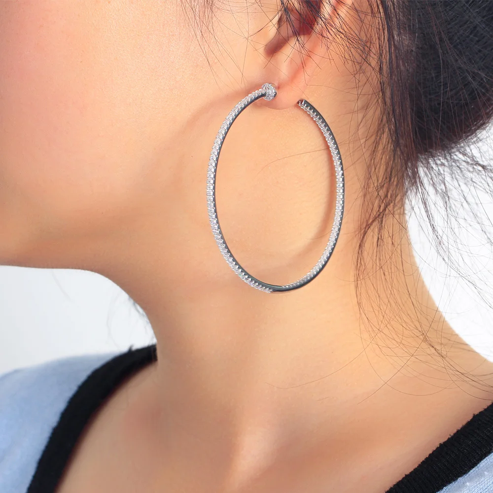 CWWZircons Übergroße Glänzende Luxuriöse Zirkon-Besetzte Riesige Statement-Rundohrringe für Damen, Vergoldeter Schmuck Großhandel E0992 – Detail 11