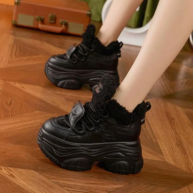 

Модные зимние женские ботинки на платформе 9 см, утепленные, на высокой подошве, из натуральной кожи, трендовые массивные кроссовки-ботинки