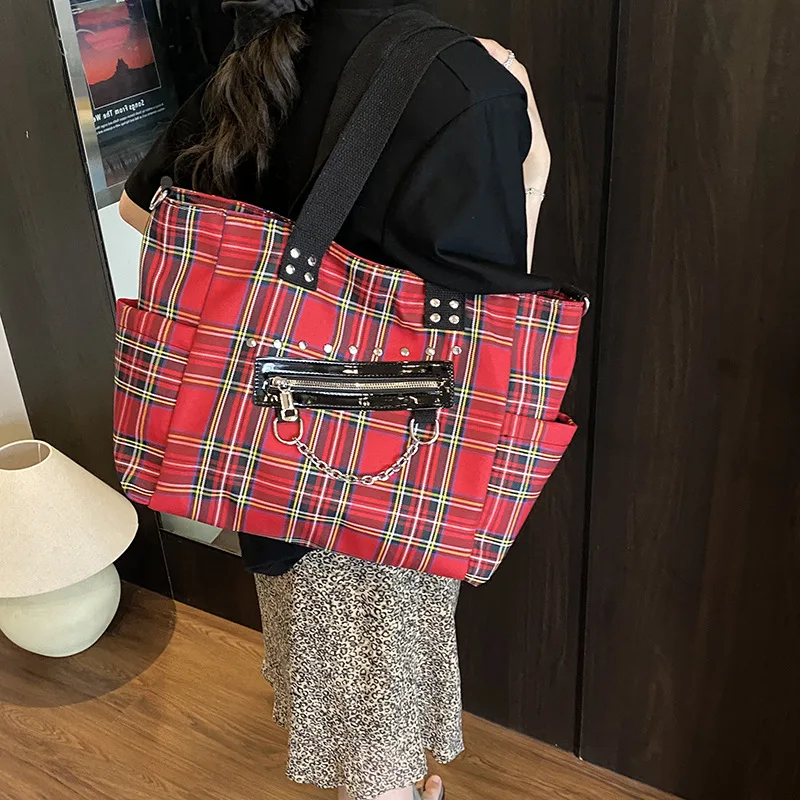 

​ ​ Изогнутая большая сумка подмышки 2025 года, просторная многосторонняя сумка через плечо и через плечо для женщин, трансформируемая сумка-хобо «день-ночь»