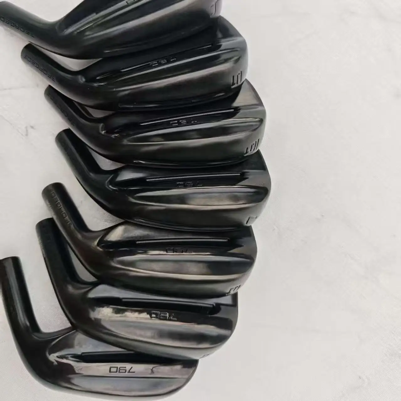 2025 نادي الجولف الجديد للرجال الجيل الخامس 790 مجموعة مكاوي سوداء (456789P) R/s عمود مرن من الفولاذ/الجرافيت مع غطاء علوي #6