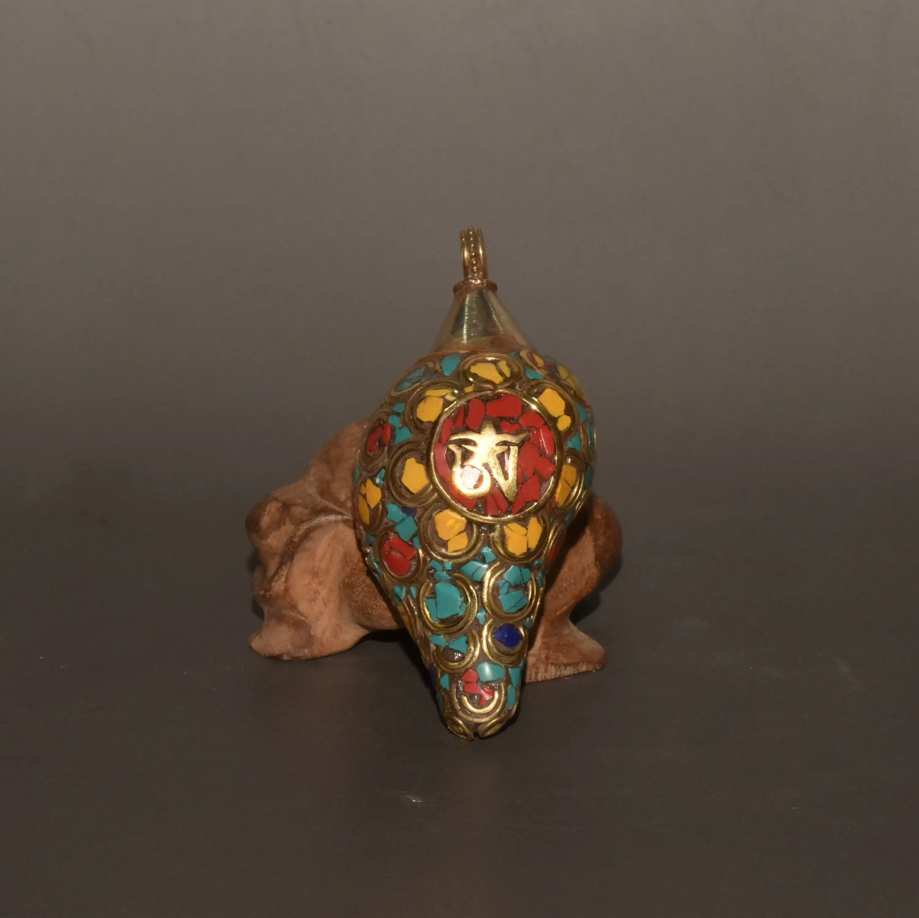 China pure copper inlaid with green pine, red pine and conch pendant desktop decoration