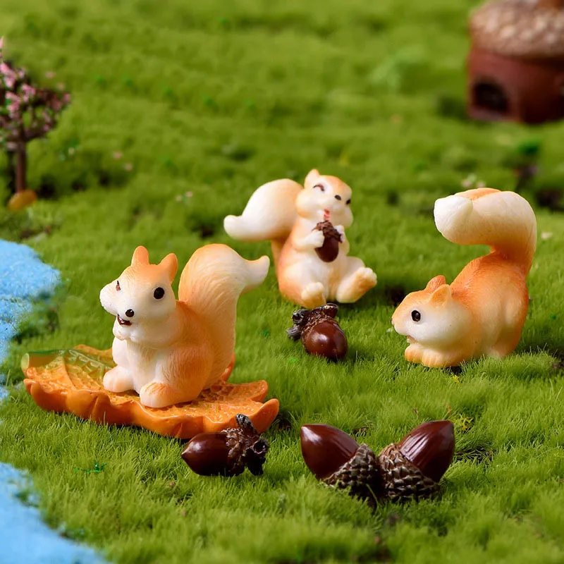 Cute Squirrel Pinecone House Maple Leaf Micro Landscape Garden Decoration Resin Craft Ornaments Livingroom Desk Decoration