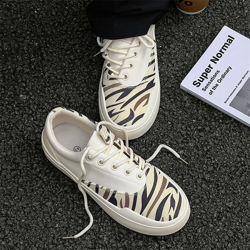 Fashion Zebra Print Canvas Shoes Men Summer Low-top Men's Vulcanized Shoes Casual Flat Canvas Sneakers Men zapatillas de lona