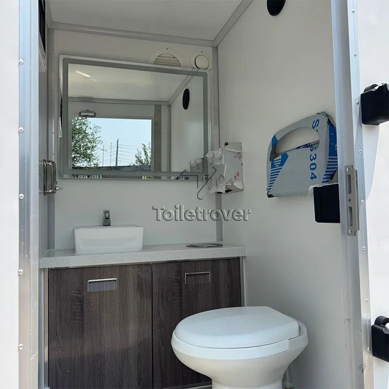 Two-compartment Outdoor Mobile Toilet, Specialized Portable Restroom for Construction Sites and Scenic Areas, Waterproof, Corros