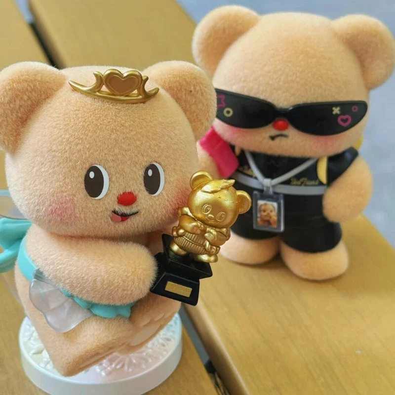 زبدة الدب الطبقة العليا فريق سلسلة صندوق أعمى Kawaii الكرتون دمية دب صندوق غامض مفاجأة لعبة لطيفة نموذج سطح المكتب الحلي هدية