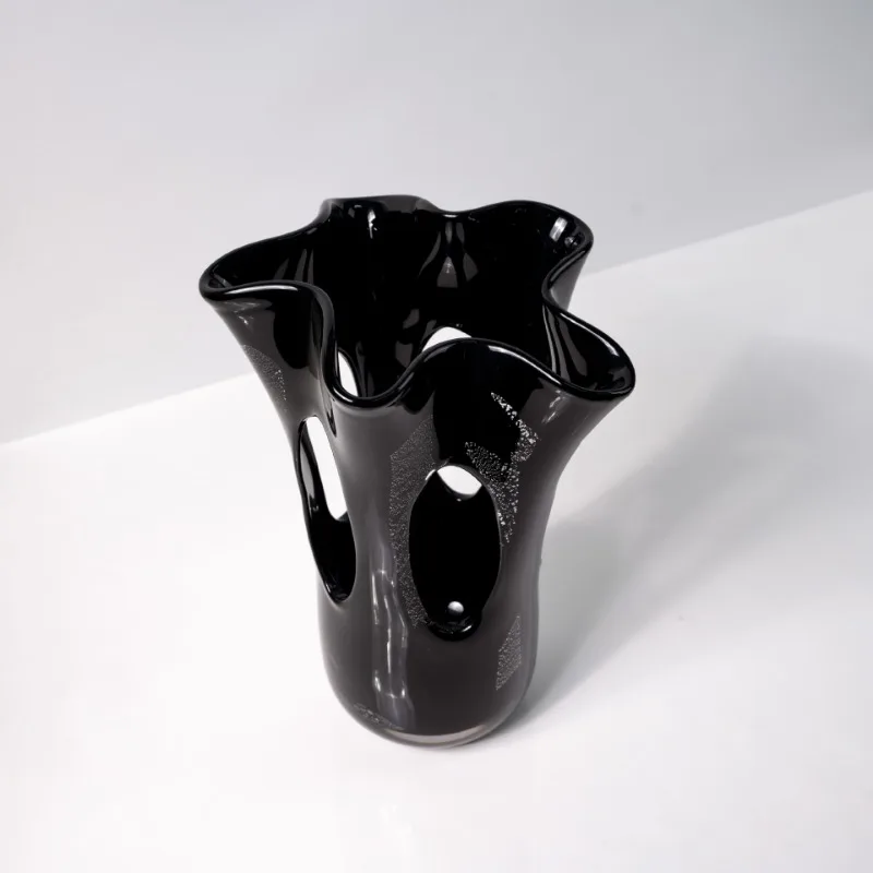 

Medieval classic black petals hollow black glazed vase high-end club hotel model room home decoration
