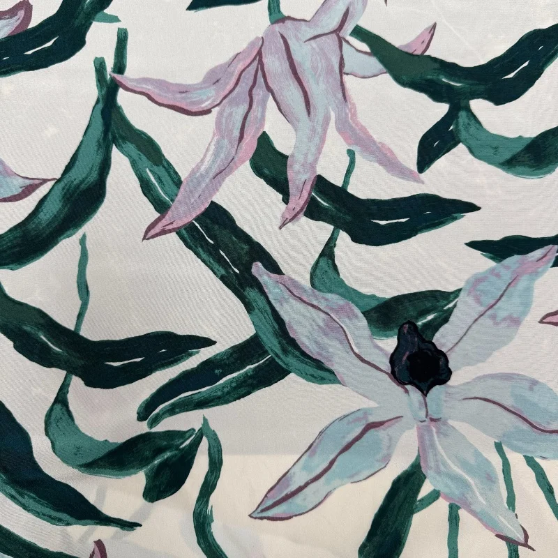 

1 метр, 100% шелк тутового шелка, креп-шелковая ткань 16 мам, белая с зелеными цветами лилии, с принтом 140 см, ширина 55 дюймов, по дворам JX150