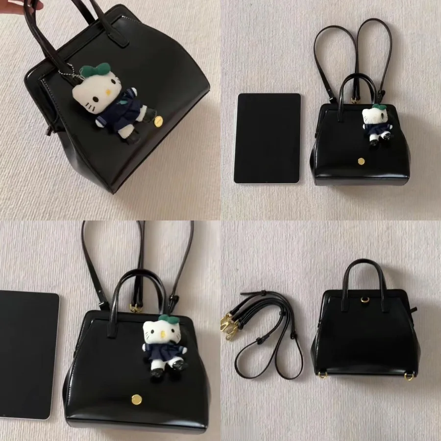 

【New style】2026 new Korean autumn and winter new women's bag niche retro all-match black shoulder backpack fashion handbag