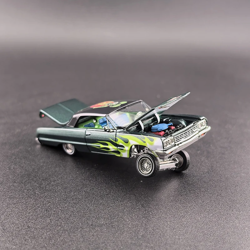 

FW Diecast 1:64 Scale Impala Lowrider Emerald Green Alloy Car Model Collection Souvenir Gift Static Display Ornament