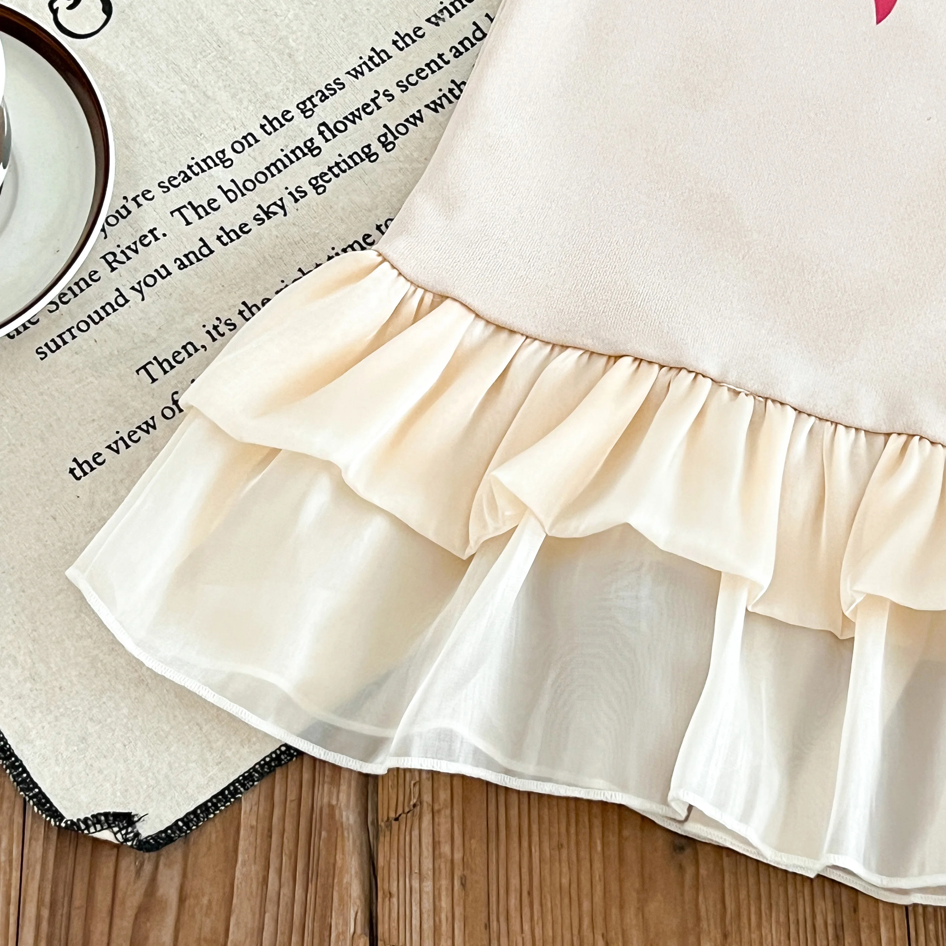 Mädchen Freizeitkleid Neue Mode Schleifendruck Mehrlagiges Garn-Saum Langarm-Sweatshirt-Kleid Mädchenkleider für 3-7 Jahre – Detail 6