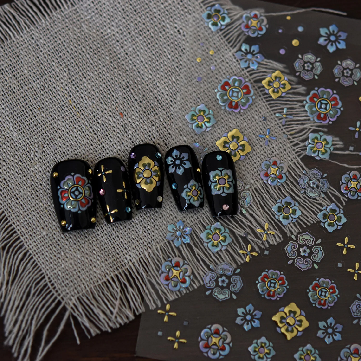 1Pc Retro Metal-Inlaid Floral Metal Nail Art Stickers Golden Flowers Design Self-Adhesive Nail Decoration Decals Accessories DIY