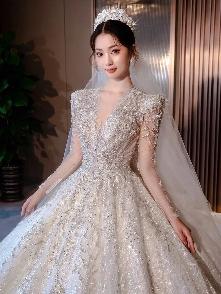 A new heavy-duty long-sleeved dress with high-quality main fabric and large size light strapless for pregnant women
