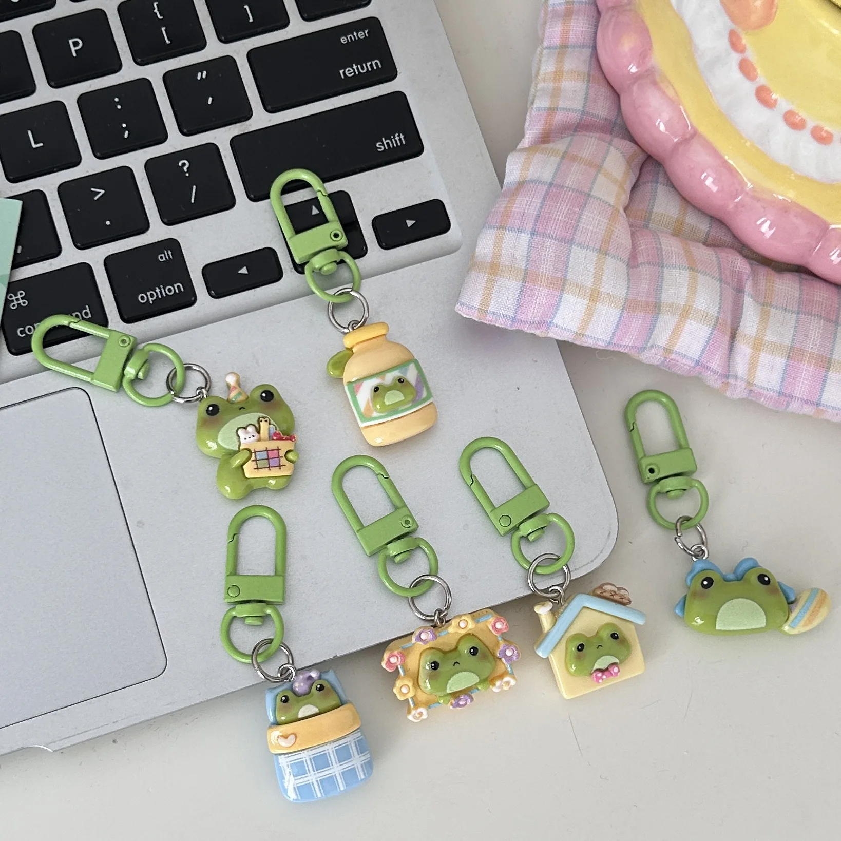 Cartoon Frog Key Chain Cute House Vase Photo Frame Frog Pendant Car Key Ring Backpack Charms Bag Decor Accessories