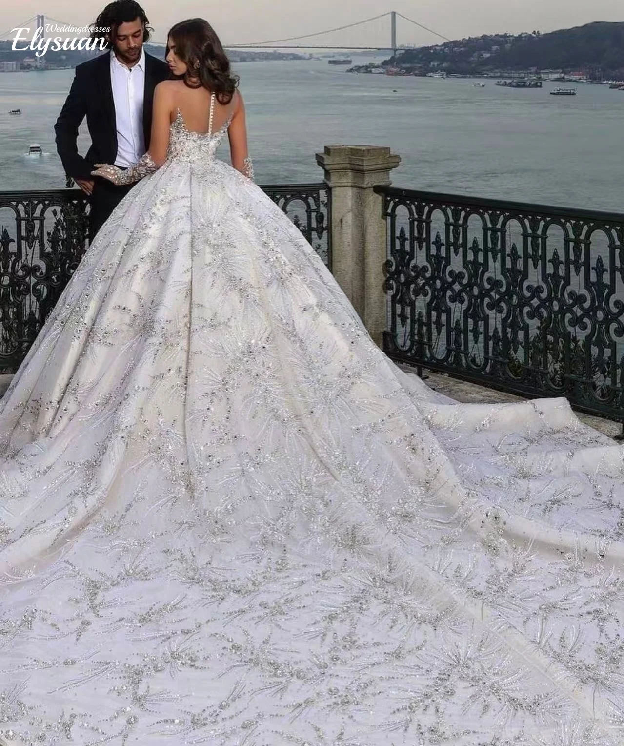 Customized Gorgeous Sparkling Sequins Beaded Decoration Sweetheart Bridal Gowns Tulle Wedding Dresses Princess Bridal Gowns