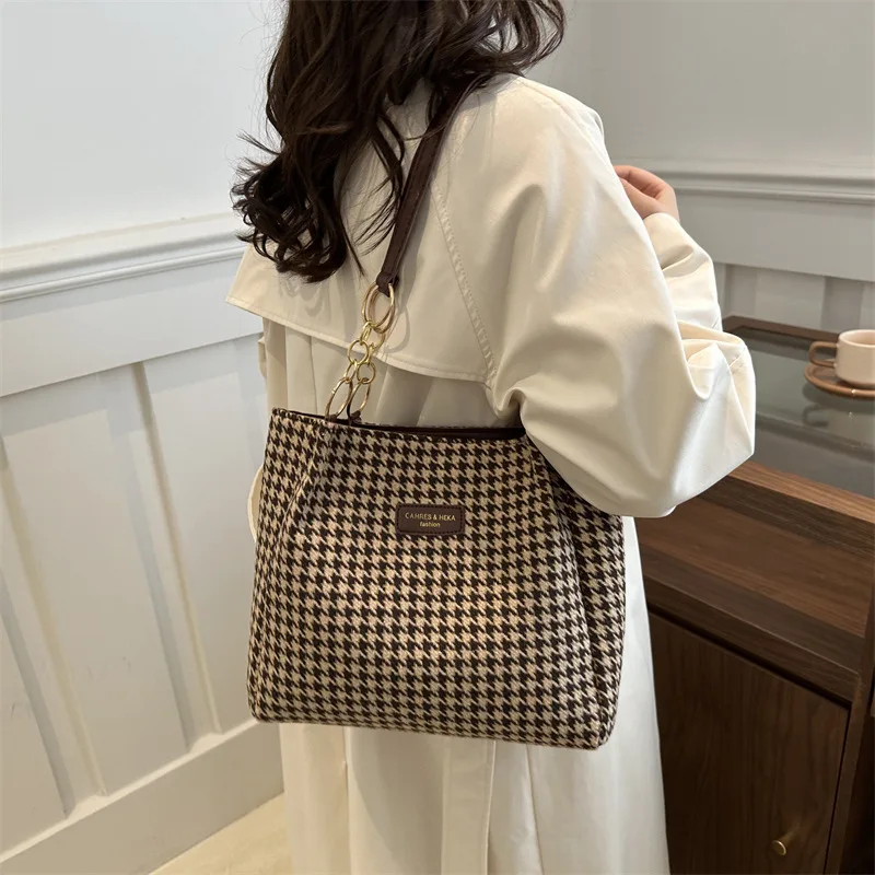 

2024 New Large Capacity Thousand Bird Grid Fashionable And Casual Simple Chain Handbag, One Shoulder Handheld Versatile Bag