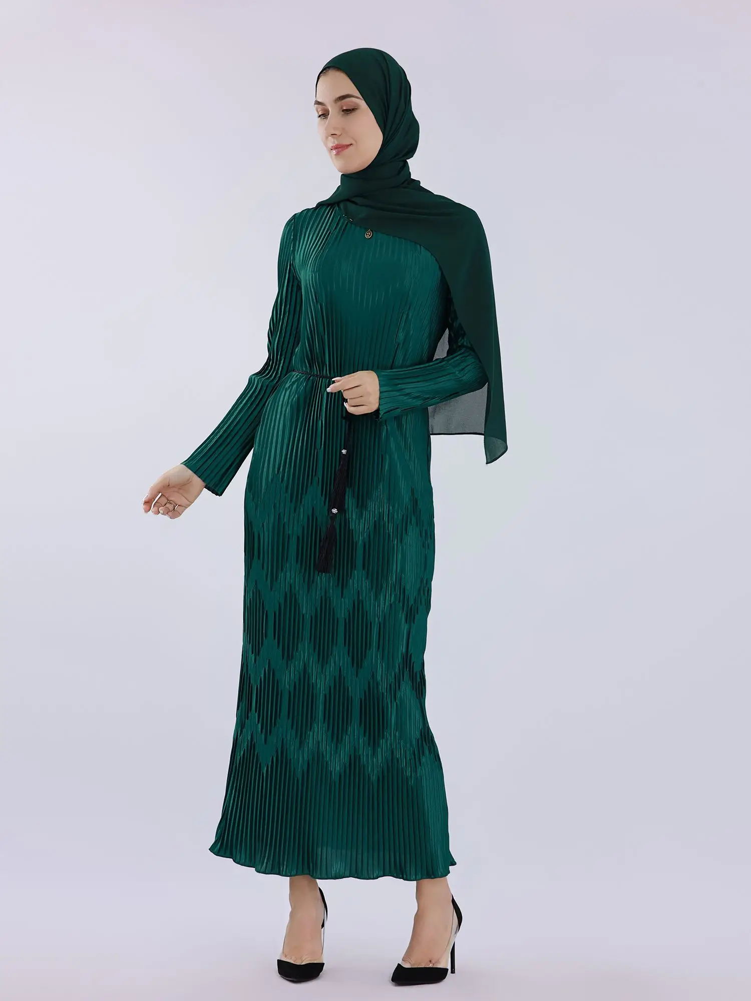 

Summer Pleated Muslim Dress Women Islamic Clothes Evening Party Belted Abaya Dubai Turkish Modest Robe Hijabi Elegant Outfits