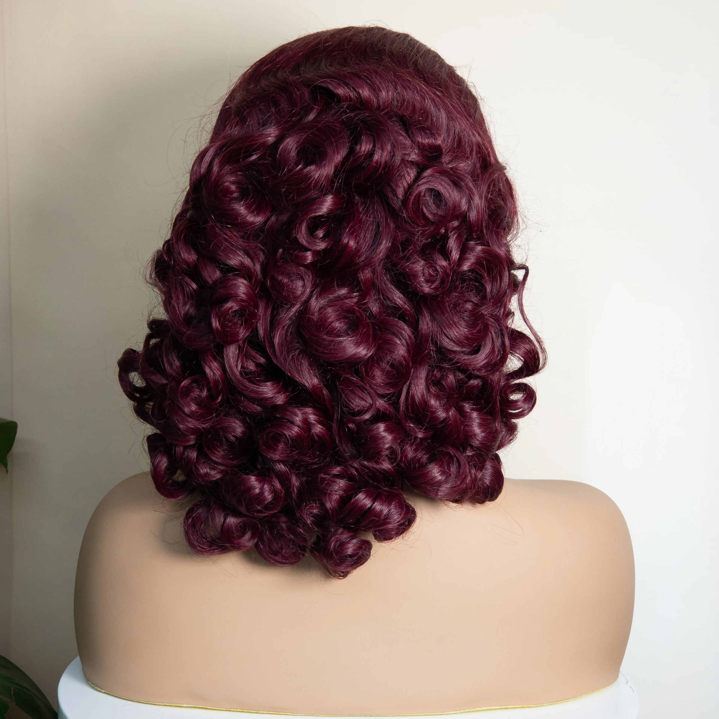 Bouncy encaracolado perucas de cabelo humano duplo desenhado hd 13x4 perucas frontais do laço borgonha 250% densidade curto onda solta perucas encaracoladas 16 Polegada