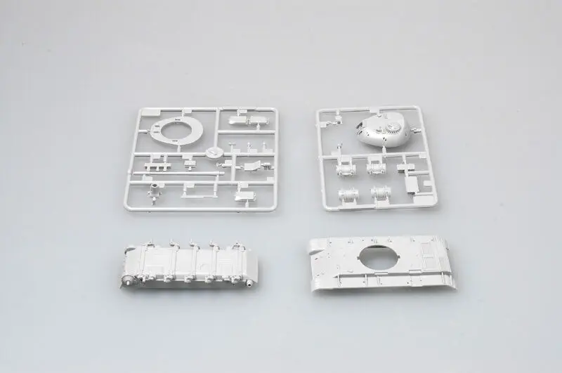 

Trumpeter 1/72 Russian 07283 T-55 Medium W/ KMT-5 Plastic Static Tank for Collecting TH05365