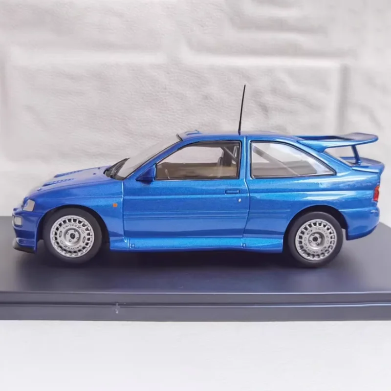 

IXO 1/24 Scale ESCORT RS COSWORTH 1996 Alloy Car Model Static Collection Decorated Holiday Gifts Toys Souvenir Gift