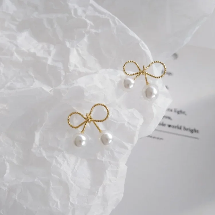 Sweet Simple Small Alloy Bow Clip on Earrings Earrings Ear Clip Lady Mini Imitation Pearl Clip Earrings No Piercing