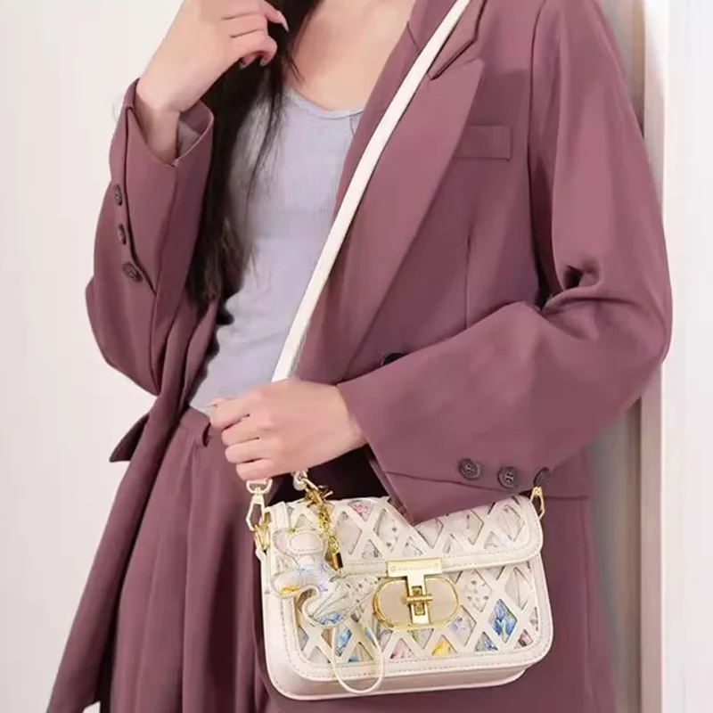 

Faionable Floral Handbag Cross-Border Best-Selling Women's oulder Slant Bag Luxury Hardware Small Square Bag CC2025
