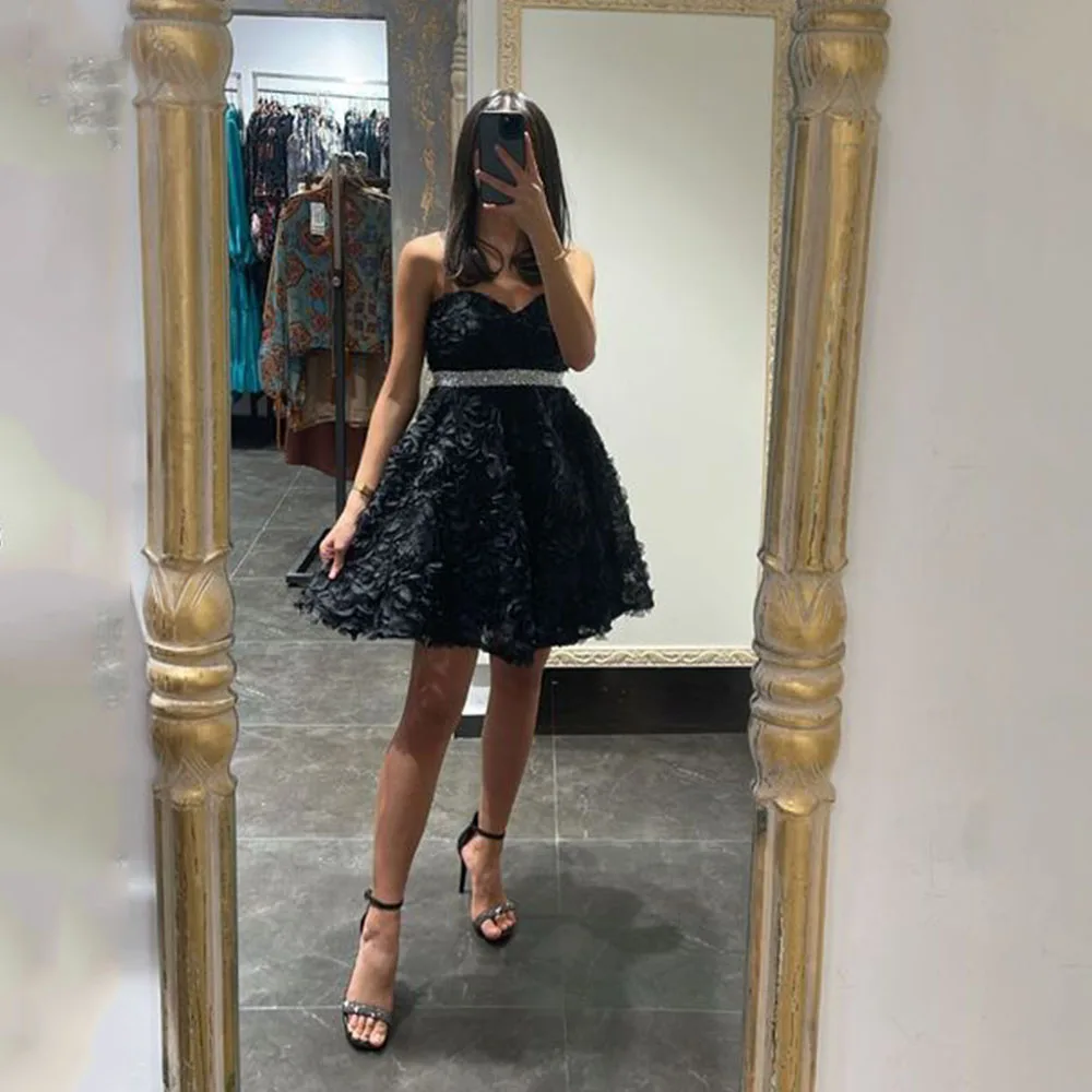 

Black Modern Evening Dress For Women Strapless Zipper Sleeveless Prom Gowns Belt A-Line Above Knee فساتين سهره فاخرة طويلة