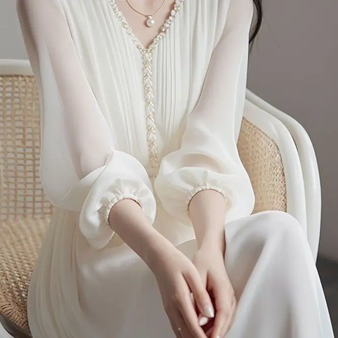 High End V-neck Dress for Women in Spring and Autumn 2025 Mid to Long Length Style Slim Fit Simple Long Sleeved Dress
