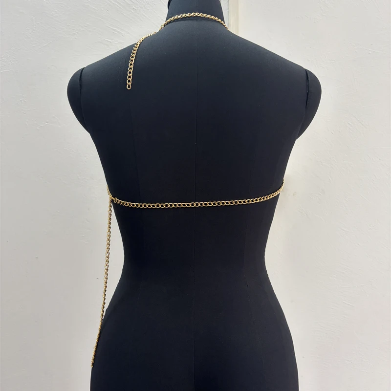 Damen Metall-Kettenhemd-Top, Sexy Ausgeschnittenes Rückenfreies Körperketten-Crop-Top für Rave-Festival-Party-Clubwear in Gold- und Silberfarben – Detail 5