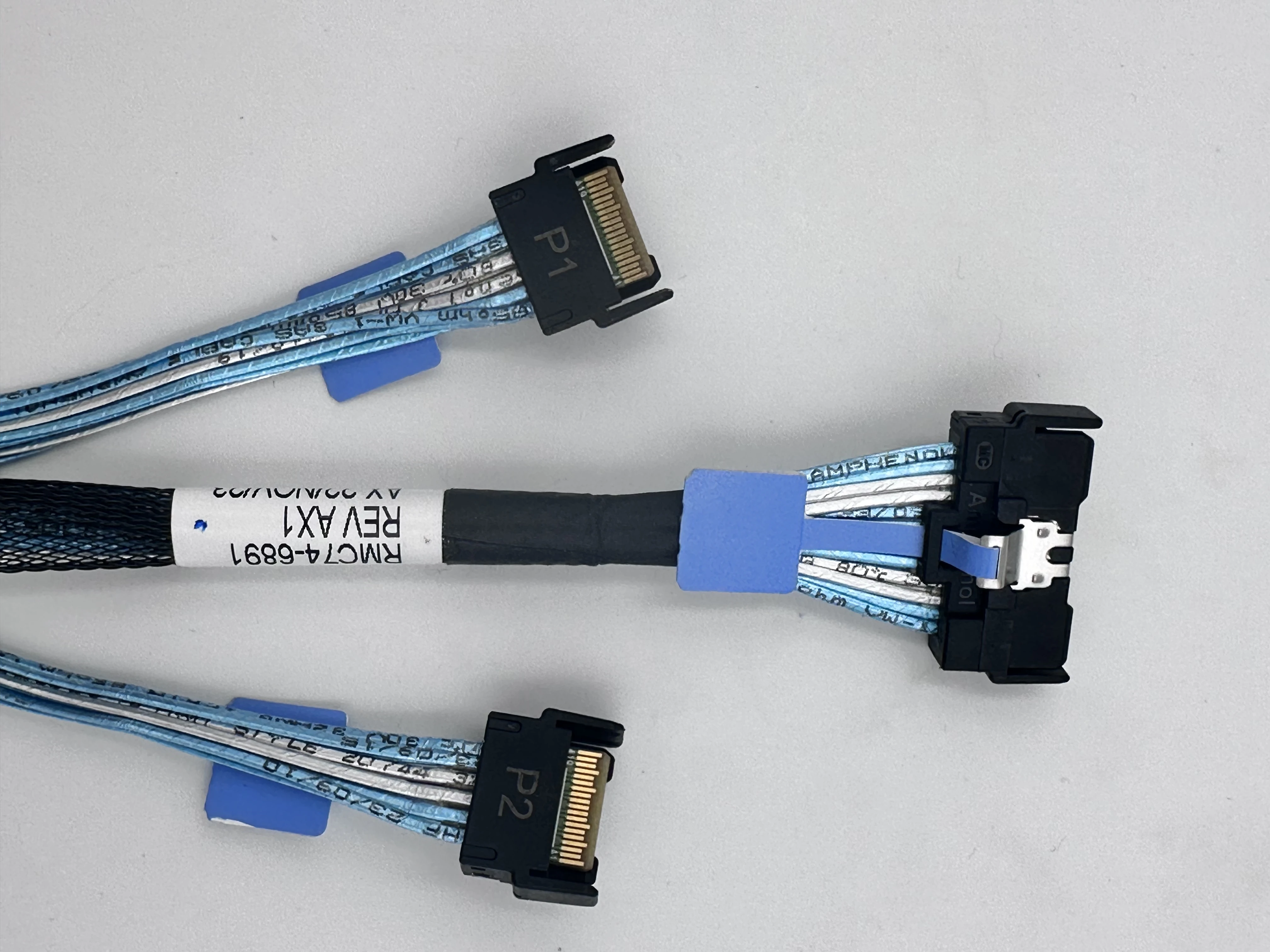 Cable PCIe 5.0 MCIO 8i a 2 puertos MCIO 4I 70CM