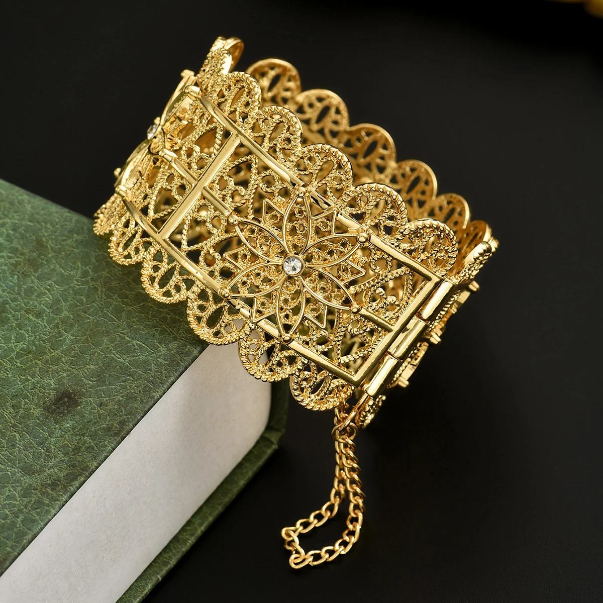 

Retro Court-Style Hollow-Carved Flower Pattern Bracelet With Exquisite Details. A Perfect Gift For Moroccan Brides.