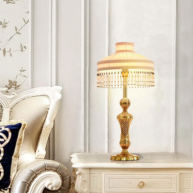 Europeu - Lâmpada de mesa de latão de luxo francesa inspirada, retrô para sala de estar, quarto em villa