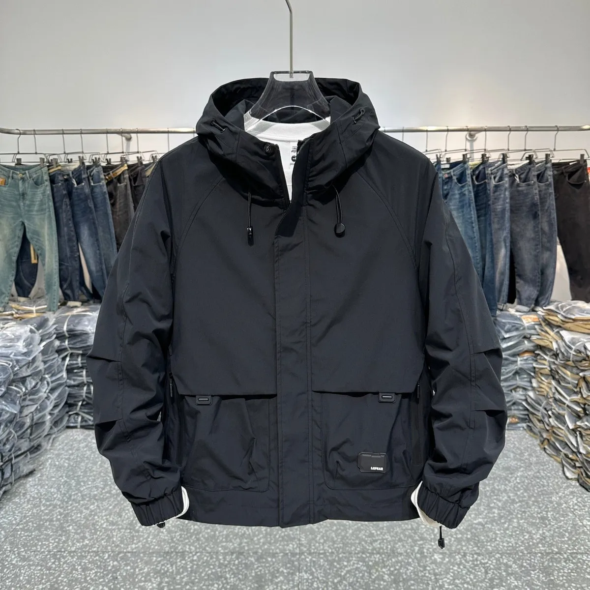 

Весенне-осенняя мужская приталенная повседневная ветровка с капюшоном, молодежная универсальная рабочая одежда, полиэстер, длинная све, с буквенным узором