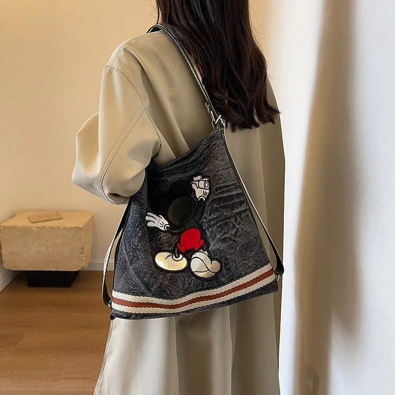 Disney Mickey\'s New Fashionable and Versatile Women\'s Shoulder Bag Large Capacity Multifunctional Commuter Handbag