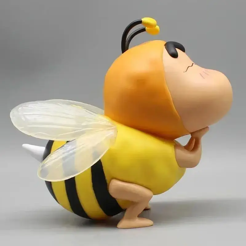 Nowa kredka Shin-Chan Cos Bee Figurka akcji Zabawki Anime Shin Chan Figuras Kawaii Doll Collection Model Gk Statuetka Dekoracja Prezent