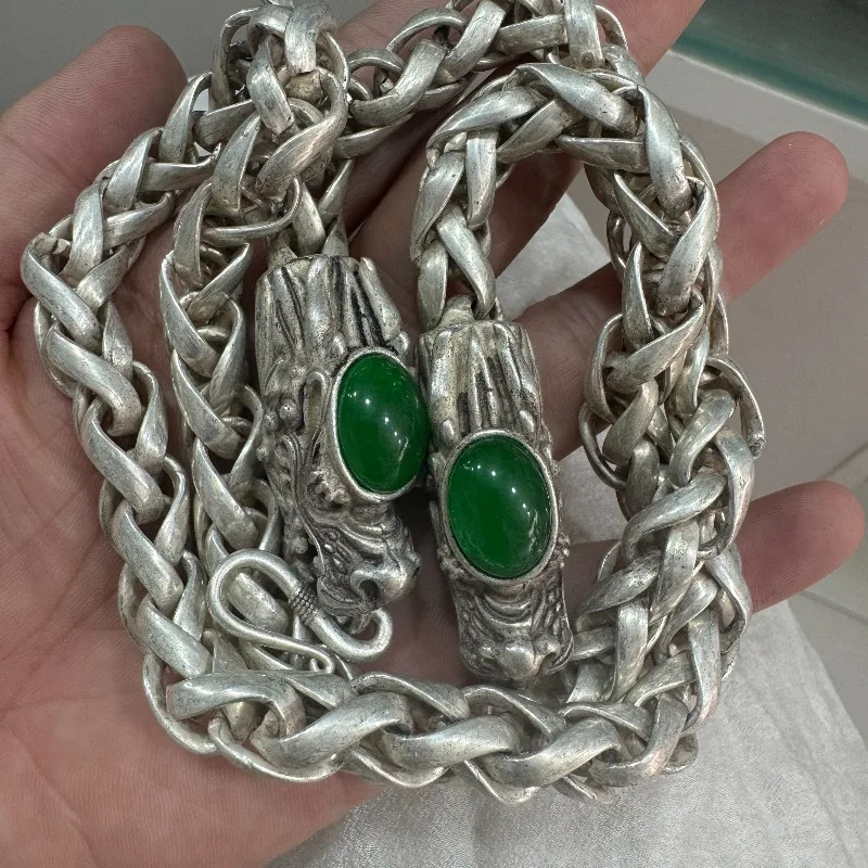2026 Tibetan‑Silver‑Look Double Dragon‑Head Necklace, Artisan Inlaid Green Gem‑Tone & Jade‑Tone Stone, Bold Retro Fashion