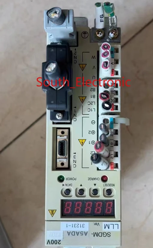 SGDM-A5ADAY702  servo driver    ,  In good working condition, free shipping