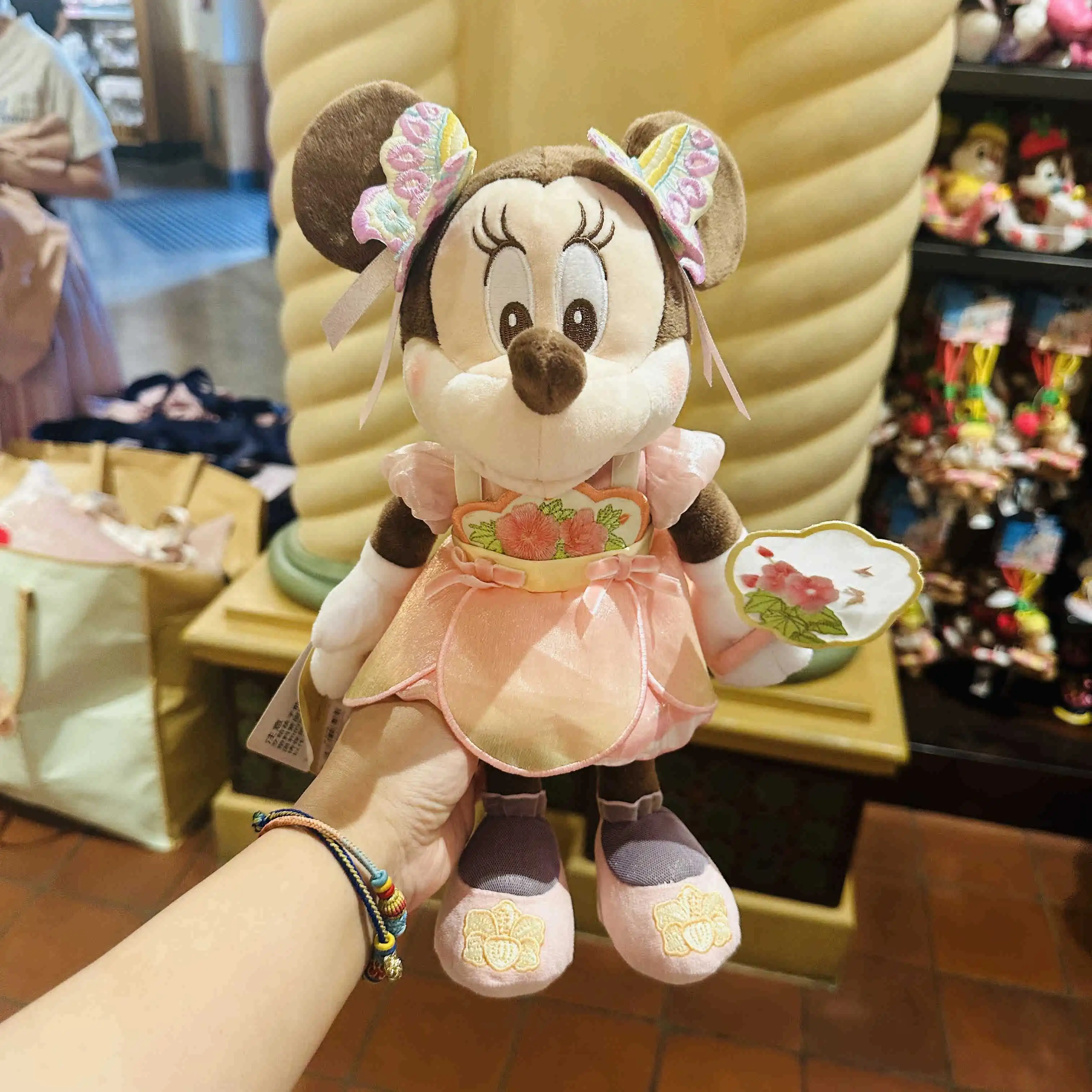 Shanghai Disneyland 2025 Mickey, Minnie, Donald Duck, Chip 'n' Dale Plush Dolls Bag Charms - Children's Gift Souvenirs view 4