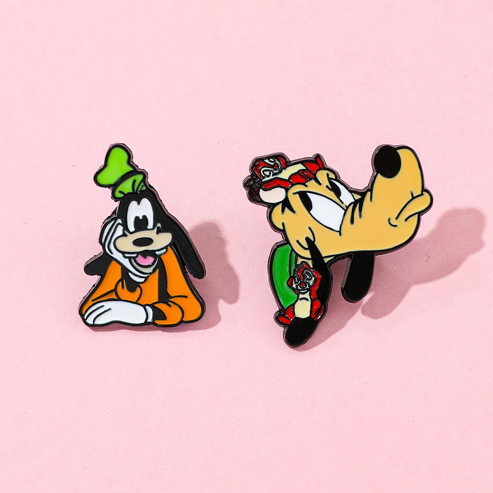 2 Broches de Personajes Divertidos de Dibujos Animados, Lindos Mickey Mouse y Pluto, Pin de Esmalte, Insignia de Metal, Joyería, Accesorios para Mochilas y Ropa, Regalo