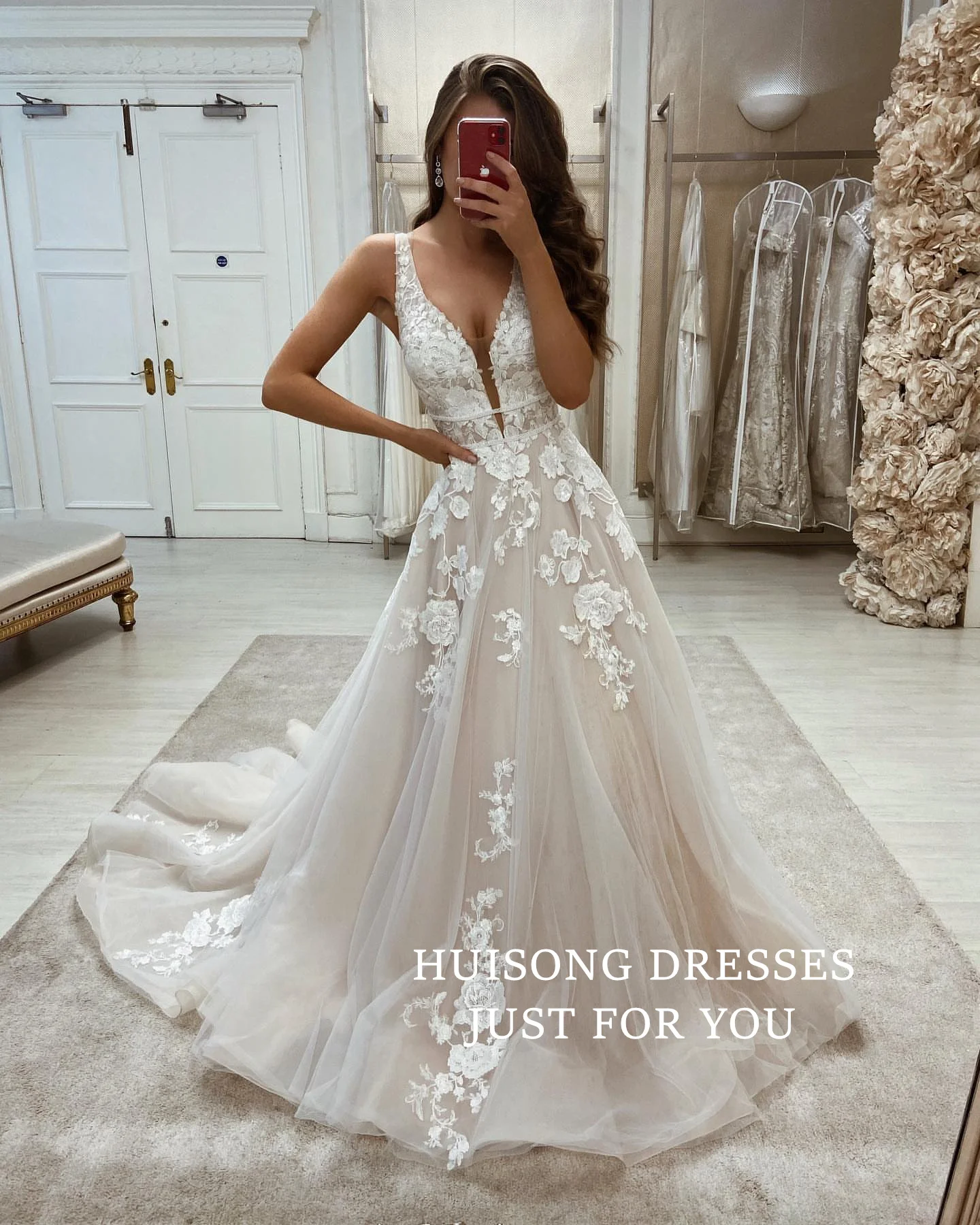 

HUISONG Customized Vestidos De Novia Boho Lace Appliques Wedding Dresses V-Neck Sleeveless A-Line Beach Bridal Gown