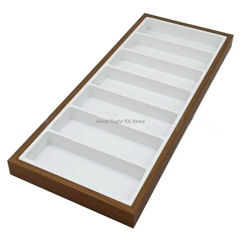 

Display Stand For 7 Sunglasses Provides Stable Support And Natural Texture In Exhibition Area