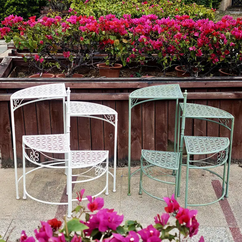 Ironwork four-tier staircase flower trellis, floor-standing diagonal folding three-panel room, outdoor balcony, garden yard, sto